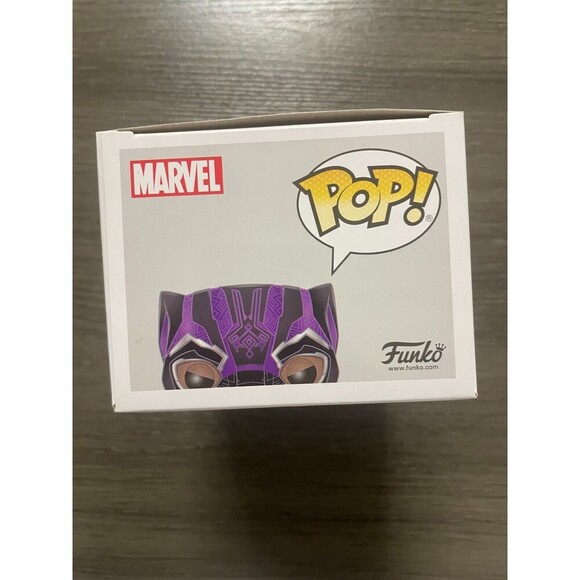 Funko Pop! Vinyl: Marvel - Black Panther (Glows in the Dark) - Target exclusive - Picture 5 of 6